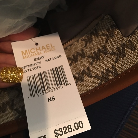 Michael Kors Emery Large Tote - Picture 7 of 8